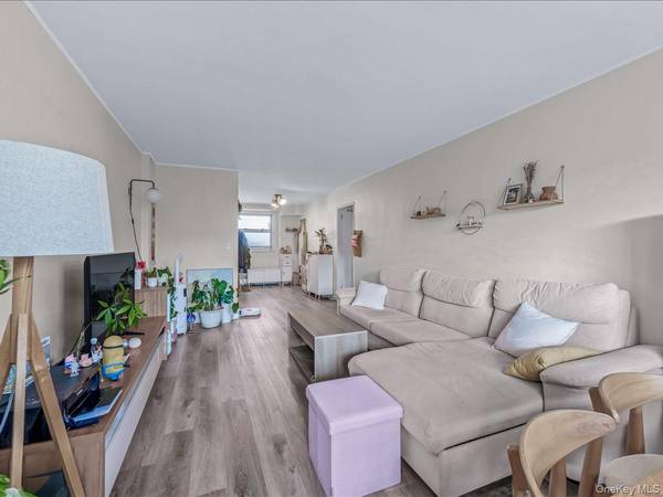 98-20 62nd Drive #15G, Rego Park, NY 11374