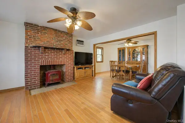 149-07 12th AVE, Whitestone, NY 11357