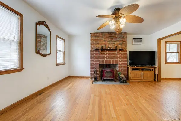 149-07 12th AVE, Whitestone, NY 11357