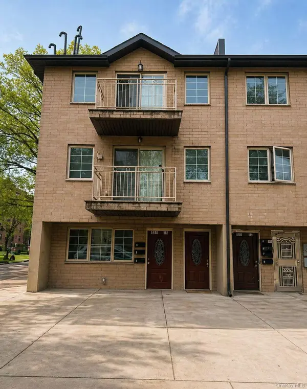 157-18 65th AVE, Fresh Meadows, NY 11367