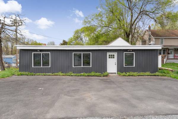 637 Violet AVE, Hyde Park, NY 12538
