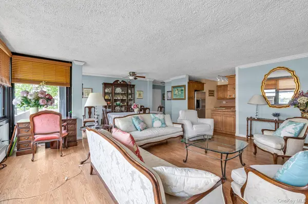 166-26 Powells Cove BLVD #5D, Beechhurst, NY 11357