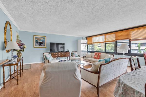 166-26 Powells Cove BLVD #5D, Beechhurst, NY 11357