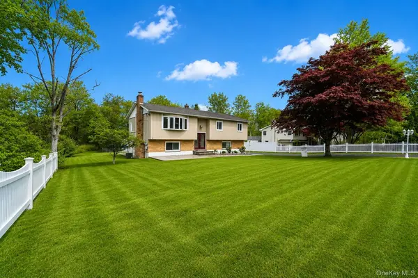 100 Fairmont RD, Mahopac, NY 10541