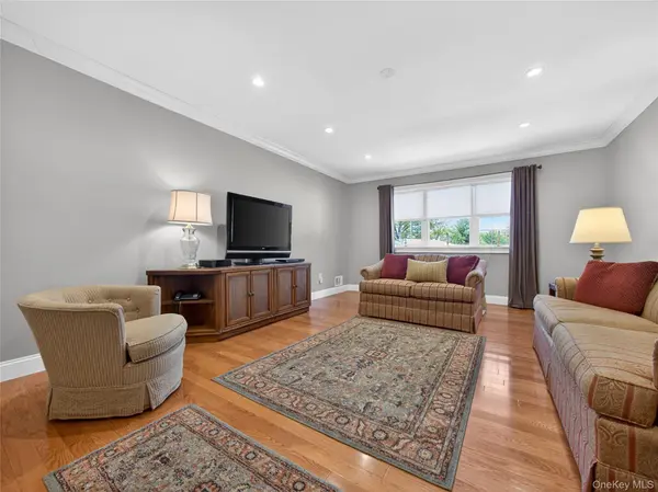 68 Bon Aire CIR #P11, Suffern, NY 10901