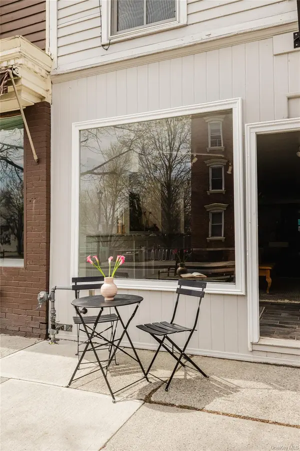 323 Warren ST, Hudson, NY 12534