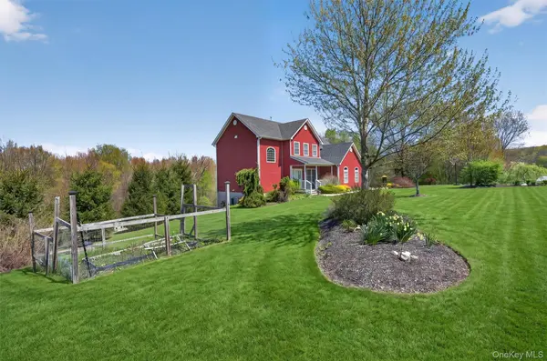 2 Primrose LN, Chester, NY 10918