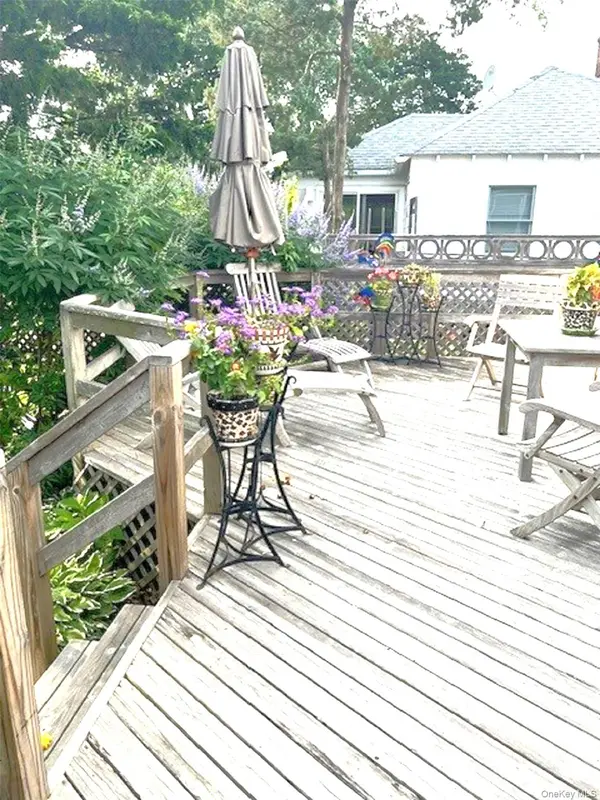 33 Broadway, Fair Harbor, NY 11706