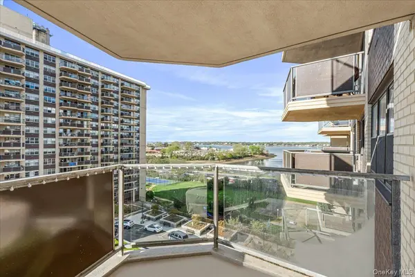 18-05 215th ST #8B, Bayside, NY 11360