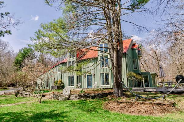 2339 State Route 82, Ancram, NY 12502