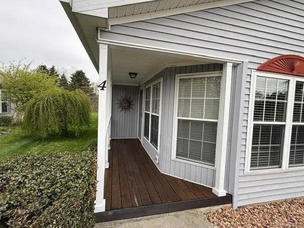4 Delray Circle, Poughkeepsie, NY 12603
