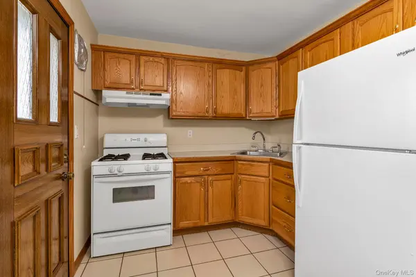 57 Cedar ST, Hicksville, NY 11801