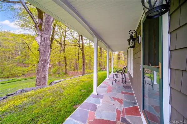 287 Hunns Lake RD, Stanfordville, NY 12581
