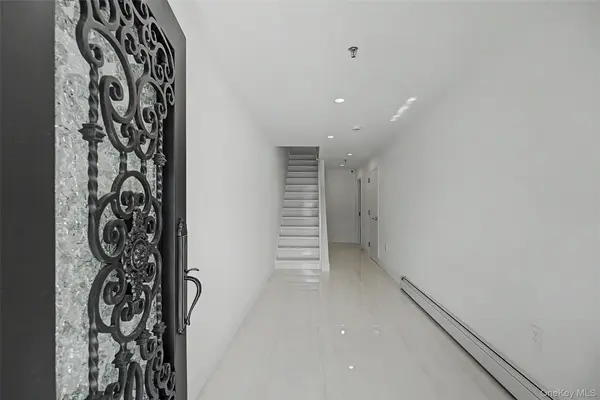 43-44 161st ST, Flushing, NY 11358