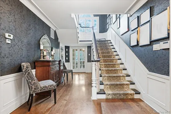 10 Massachusetts BLVD, Bellerose Village, NY 11001