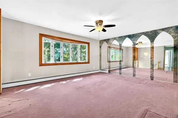 27 Hastings LN, Stony Point, NY 10980
