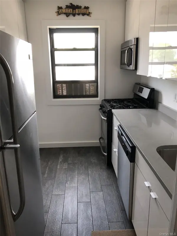 4640 216th ST #3C, Bayside, NY 11361