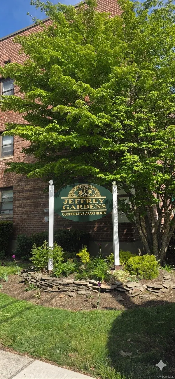 4640 216th ST #3C, Bayside, NY 11361