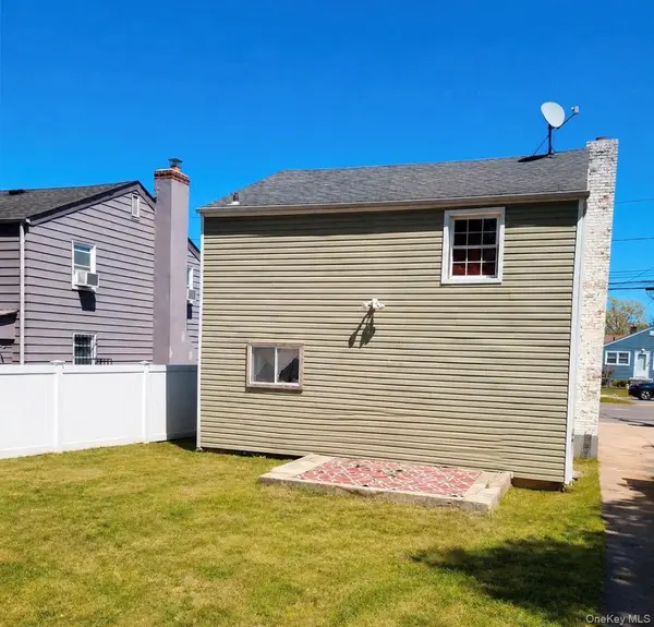 165 President ST, Hempstead, NY 11550