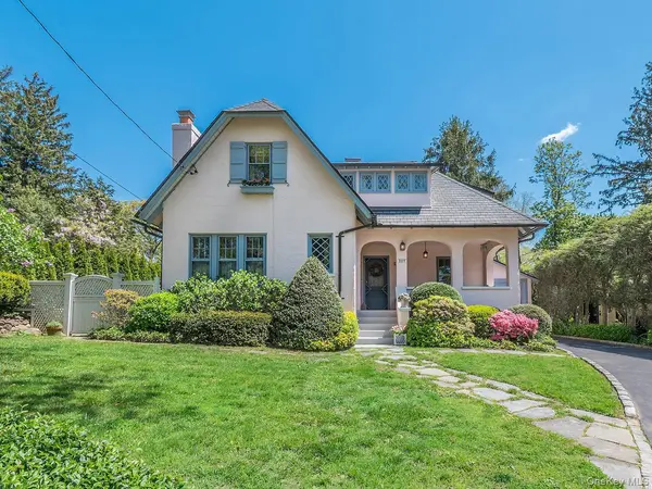 227 Littleworth LN, Sea Cliff, NY 11579
