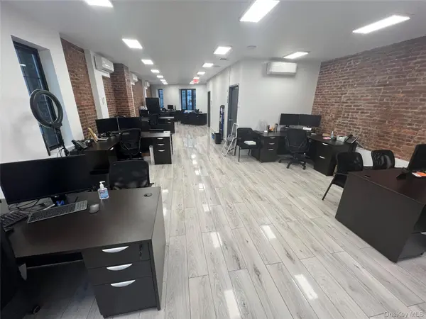 135-31 Kew Gardens RD, Kew Garden Hills, NY 11418
