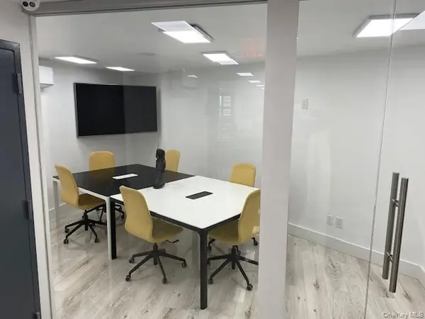 135-31 Kew Gardens RD, Kew Garden Hills, NY 11418