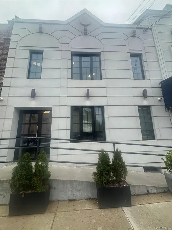 135-31 Kew Gardens RD, Kew Garden Hills, NY 11418