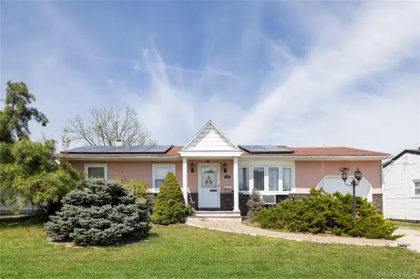 88 14th ST, Hicksville, NY 11801