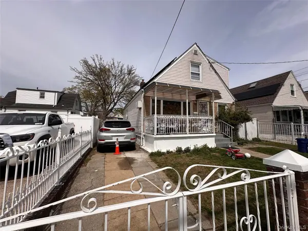 14450 230th PL, Laurelton, NY 11413