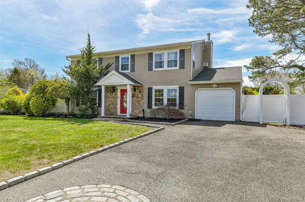 2 Deer PATH, East Patchogue, NY 11772