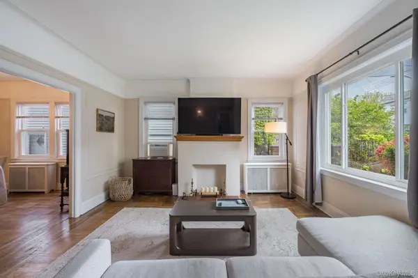 82-79 166th ST, Jamaica Hills, NY 11432