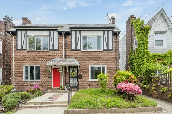 82-79 166th ST, Jamaica Hills, NY 11432