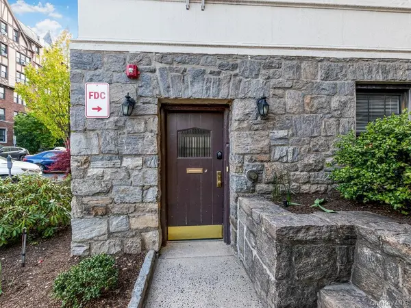 26 Pondfield RD #F, Bronxville, NY 10708
