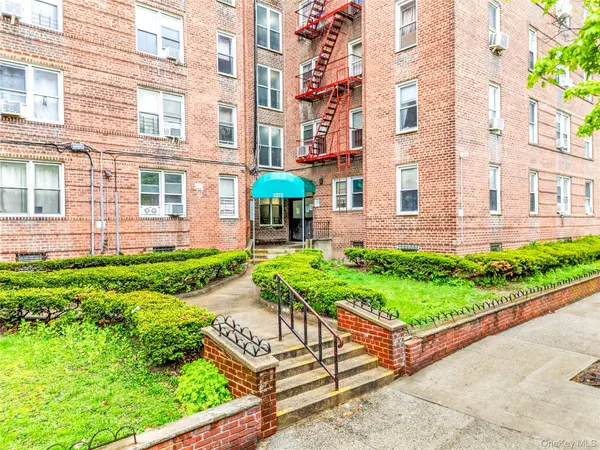 2275 Cruger Ave #3A, Bronx, NY 10467