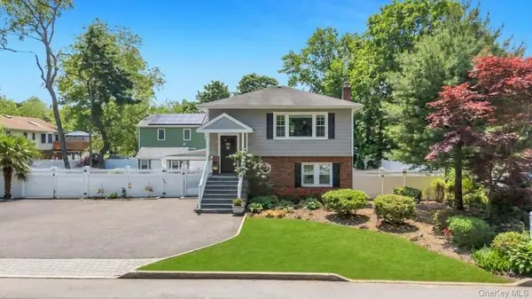 4 Florence ST, Nesconset, NY 11767