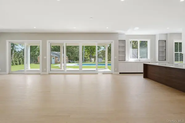 12 Red Creek RD, Hampton Bays, NY 11946