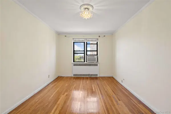 6787 Booth ST #5H, Forest Hills, NY 11375