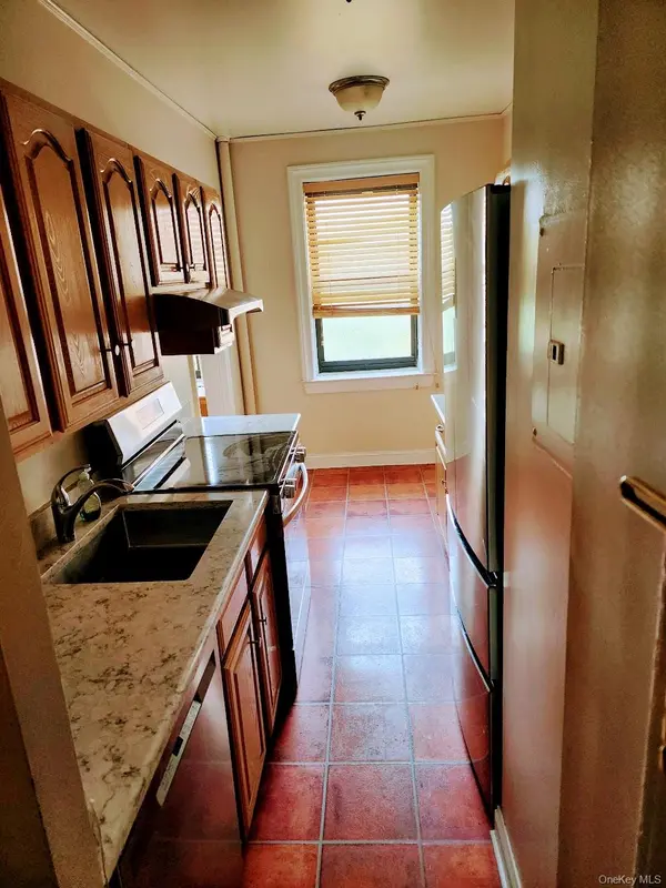 68 E Hartsdale AVE #5F, Hartsdale, NY 10530