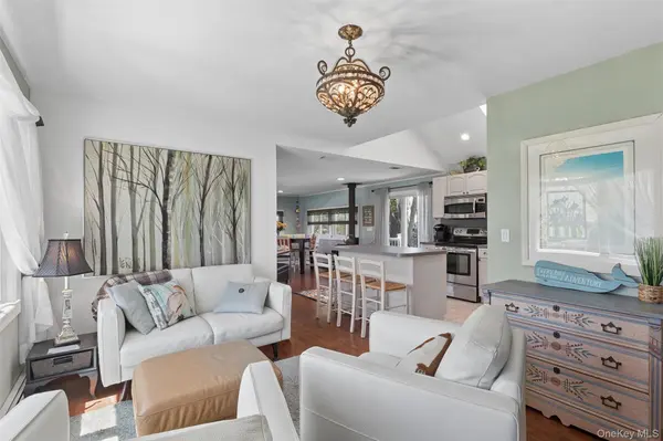1600 Captain Kidd DR, Mattituck, NY 11952