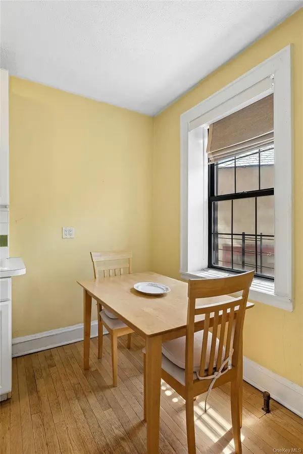 6812 Burns ST #A3, Forest Hills, NY 11375