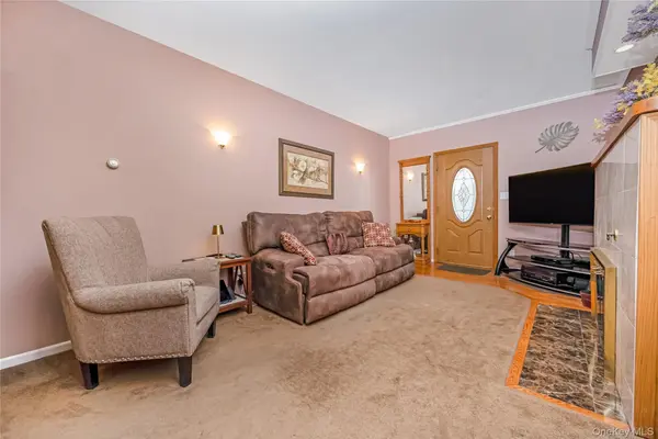 219 Oakview AVE, Oceanside, NY 11572
