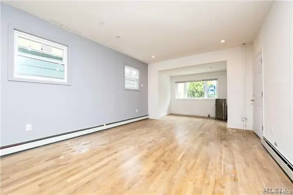 104-33 88th AVE, Richmond Hill, NY 11418