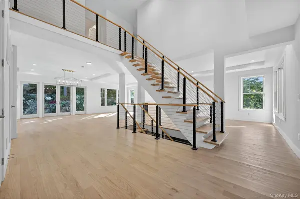 5 Pepperday AVE, Port Washington, NY 11050