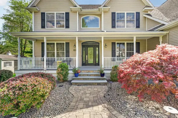 44 Flagler RD, Poughquag, NY 12570