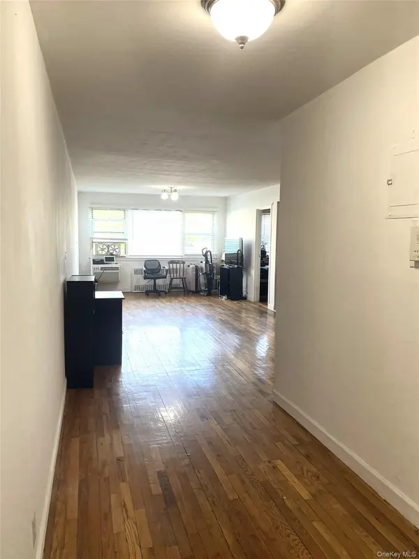 324 Post AVE #9F, Westbury, NY 11590