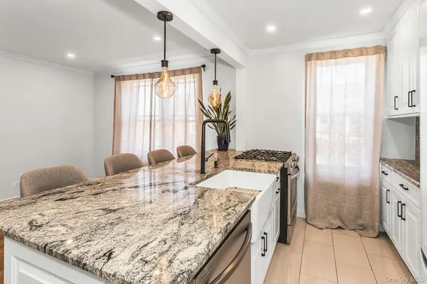 33-25 90th ST #6C, Jackson Heights, NY 11101