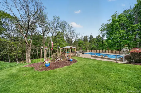 6 Pine Hill RD, Monroe, NY 10950