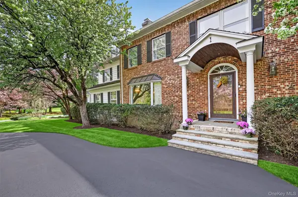 1 Vivian PL, Montebello, NY 10901