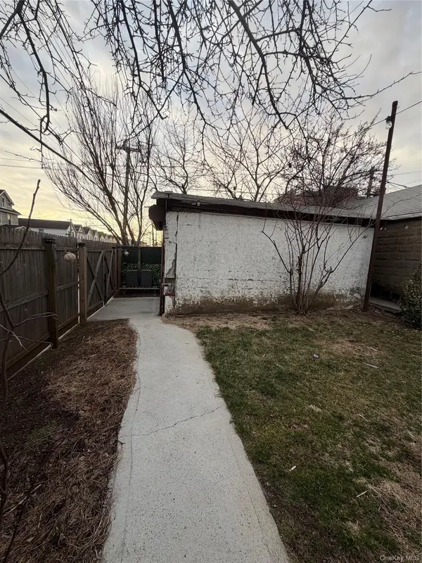 10492 129th ST, Richmond Hill S., NY 11419