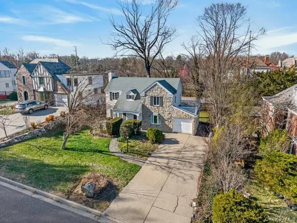 167 Old Mill RD, Manhasset, NY 11030